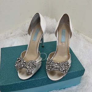PRICE DROP!!!Blue by Betsey Johnson Heidi White Bow Jewelled Heels